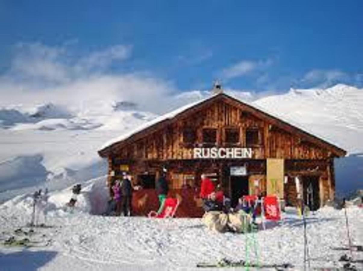 Renovated 3 Rooms Apartment In Ruschein Near Laax Exterior foto